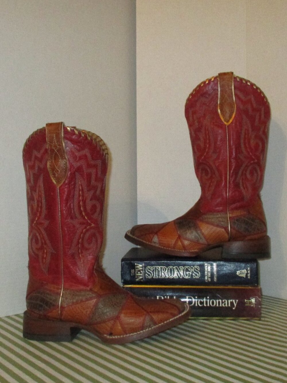 Ariat Western Boots - Picture 5 of 12